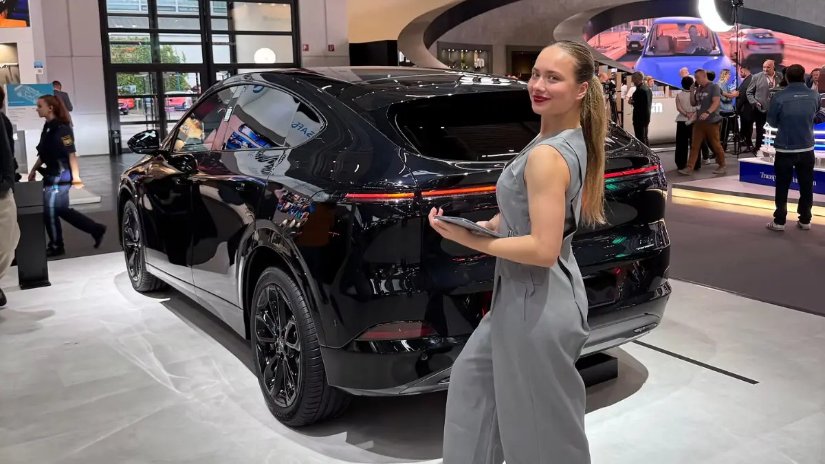 Messehostessen Auto Messe Hostess