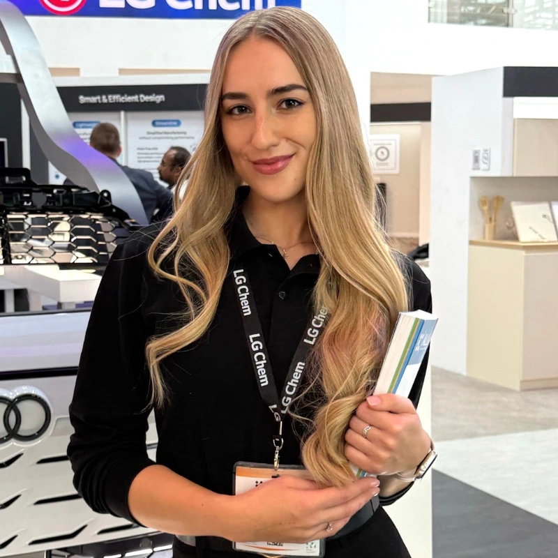 Hostess Sabine