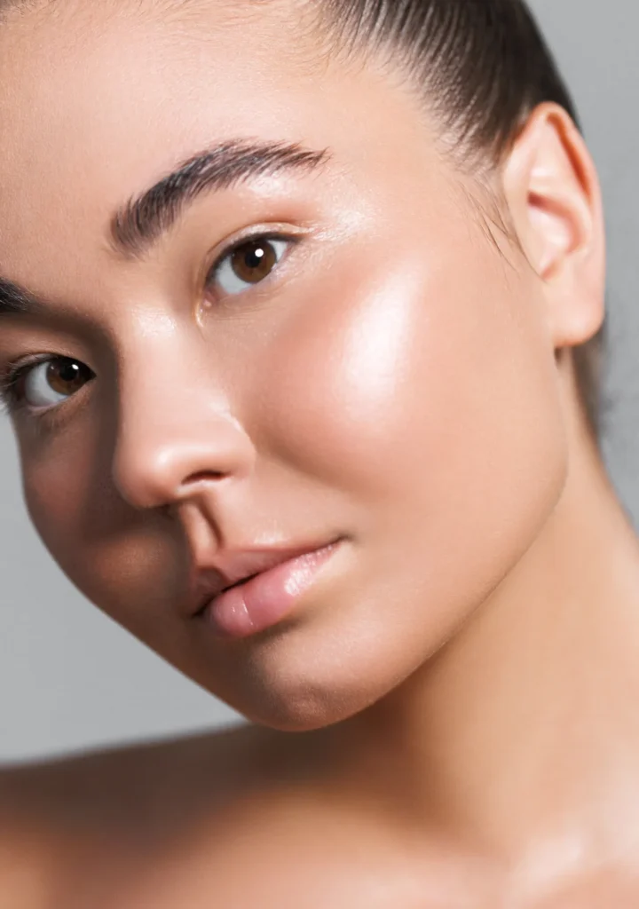 Model beim Beauty-Shooting – Lunéve Agency