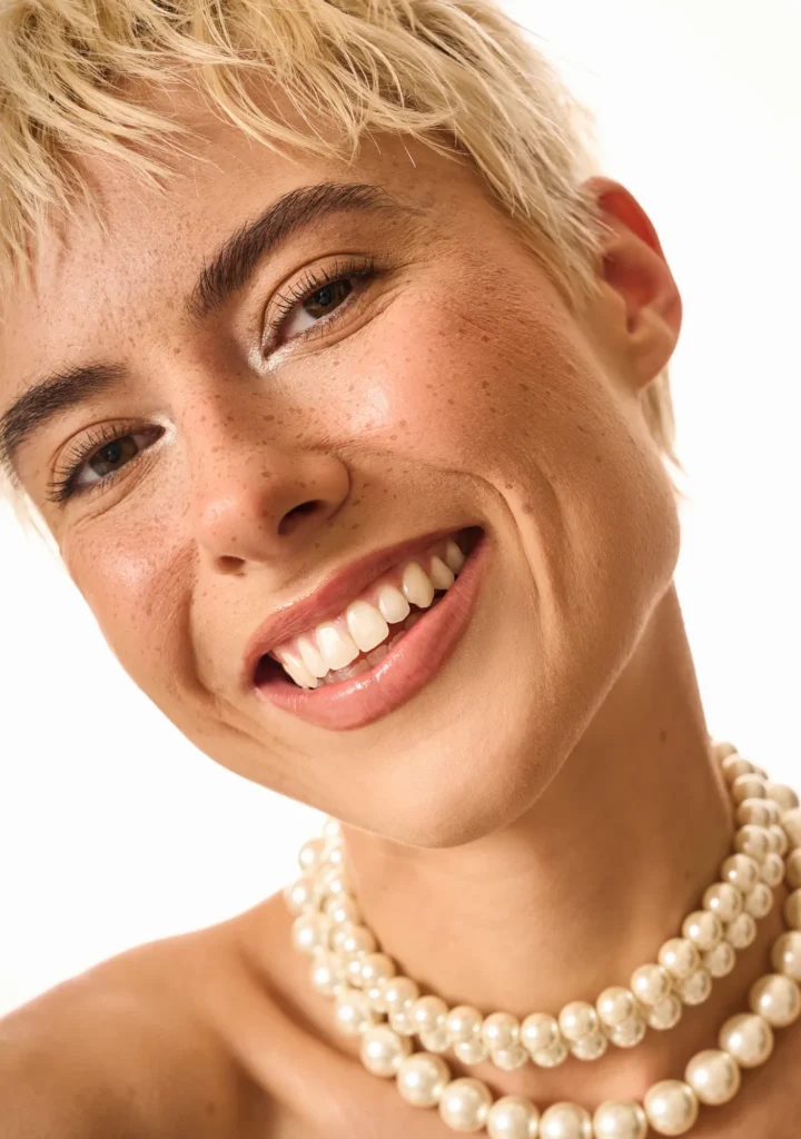 Model mit Sommersprossen – Lunéve Agency