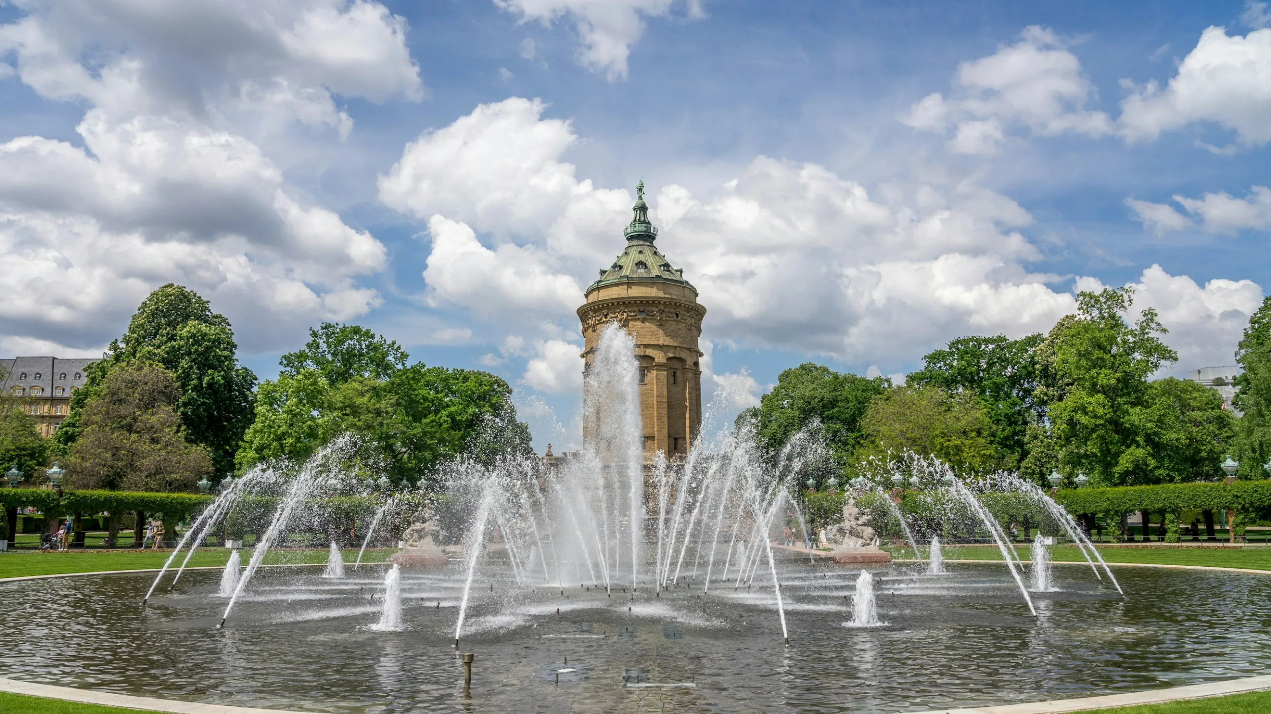 Wasserturm Mannheim mit Wasserspielen