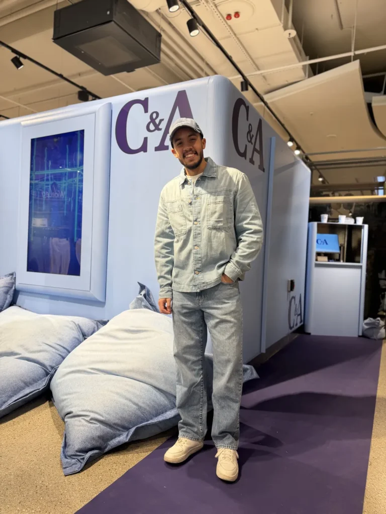 Promoter bei einer Fashion-Promotion – Lunéve Agency